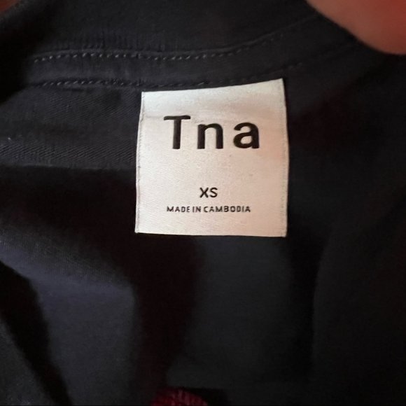 Aritzia TNA colour block cropped long sleeve tee - Picture 5 of 7